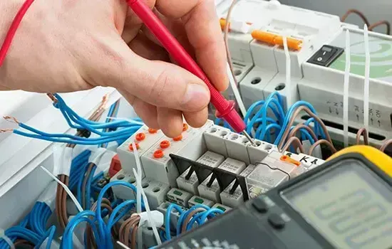 Professional electrician in West Brompton